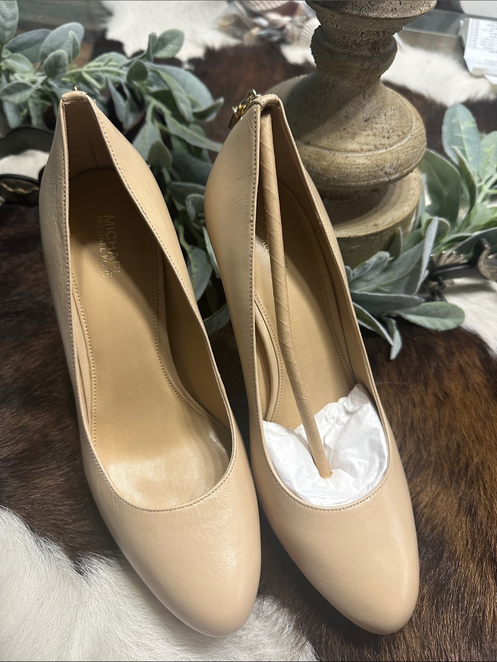 NWOT Michael Kors Nude/Tan Leather Pointed-Toe Pumps